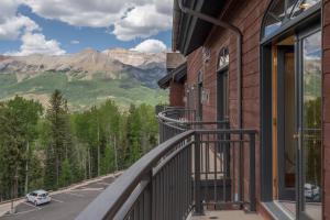 Bear Creek Lodge 409 by Alpine Lodging Telluride