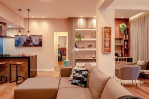 Moderna cobertura duplex com 4 suítes em condomínio com lazer completo - Campos do Jordão