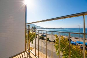 Double or Twin Room with Sea View room in Hotel Risech