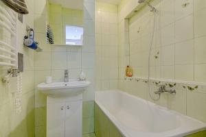 Private Entrance-2 ROOMS-OLD TOWN- Free Parking