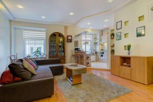 Private Entrance-2 ROOMS-OLD TOWN- Free Parking