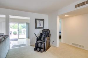 Tucson Townhome with Shared Pool in 55 and Community!