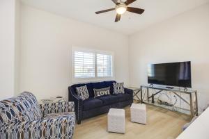 Central Tucson Condo with Community Pool and Hot Tub!
