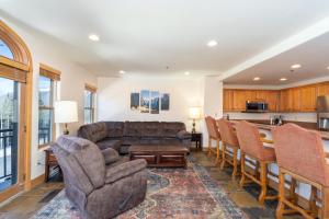 Bear Creek Lodge 208 by Alpine Lodging Telluride