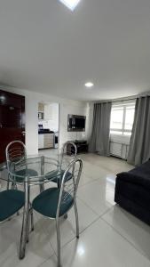 Apartamento com varanda na praia de Tambaú, apt 214