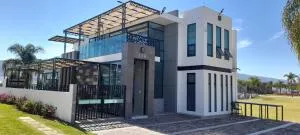 Casa de campo llena de vida con alberca y jacuzzi - La Calera