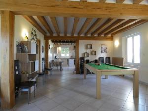 Gîte familial 5 pers avec billard et terrain de jeux - FR-1-581-59