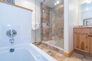 Bear Creek Lodge 403 by Alpine Lodging Telluride