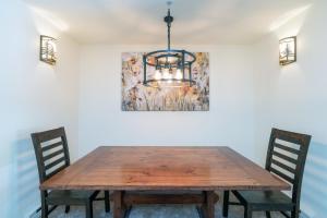 Bear Creek Lodge 303AB by Alpine Lodging Telluride