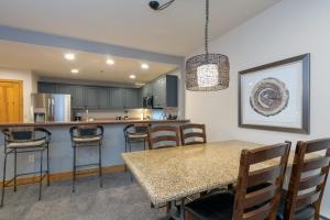 Bear Creek Lodge 105A by Alpine Lodging Telluride