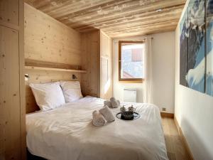 Appartement lumineux rénové avec balcon et parking - FR-1-688-67