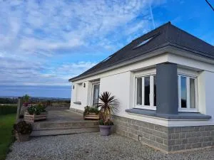sleeps 4, 180° panoramic sea view, Cleder-formerly TUI Ferienhaus - 克莱代
