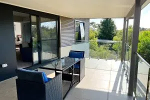 Spacious modern Gem Cozy Haven Lake & Beach oasis. - Letts Beach