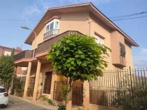 LA RIOJA HOUSE casa entera Mesa de pinpong Parking gratuito, Chimenea, barbacoa CENTRO - 阿尔法罗