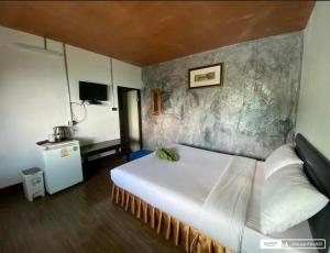 ม่านฟ้าฮิลล์ ภูชี้ฟ้า