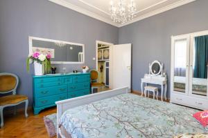 Beauty downtown - TOP CENTER