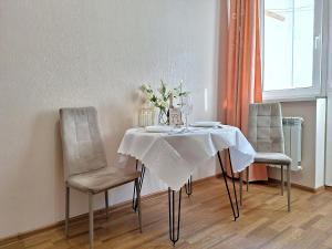 Двокімнатна квартира на Садовому з автономним опалення і ванною Мережа Alex Apartments Документи для відряджень