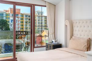 Pool view room at Pattaya water park resort