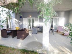 Spacious and modern apartment directly on the beach in Klek 70 km away from Dubrovnik