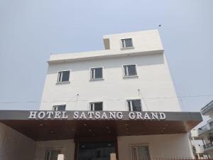 Hotel Satsang Grand
