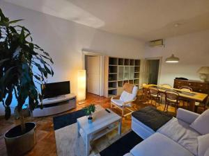 Zagreb Central 2BR + Parking