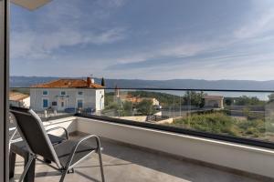 Villa Rosemary -semi-detached villa with a pool and a panoramic view, close to a sandy beach - by TR 