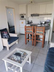 Sea view breakaway for 4 Hermanus Beach Club