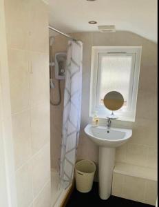 Nevis Rooms - Self check in with free onsite Parking