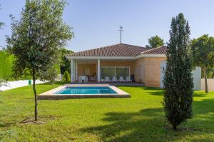 Casa Chalet Villa con piscina, jardín y aire acondicionado cerca de Valencia en La Eliana-LEliana