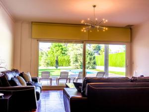 Casa Chalet Villa con piscina, jardín y aire acondicionado cerca de Valencia en La Eliana-LEliana