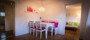 Boutique Ferienwohnungen mit Gartensauna, Nähe Europapark und Straßburg "ÜberNacht - am Talbach"