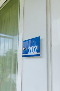 Kings Apartments 202