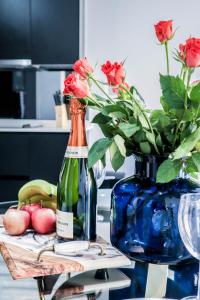 Elegant Apartments in Staines l Free Onsite Parking