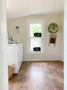 Beautiful Historic Farmhouse Perfect for Fugitive Beach Military and MS&T