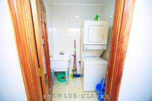 Shans Manor.... Excellent Location!!!