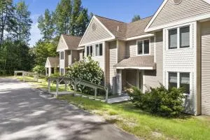 New host! Exceptional Sunday River Ski In Ski Out Condo - Errol