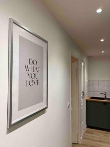 L‘Éden au Porte de Paris Metro 9