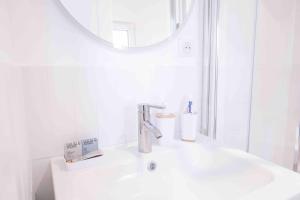 Le Charmant - Parking Gratuit, Wifi, RER C Choisy-le-Roi