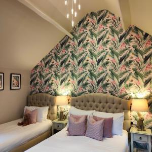 Triple Room with Private Bathroom room in The Corner House