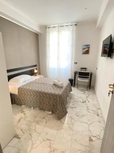 Single Room with Private External Bathroom