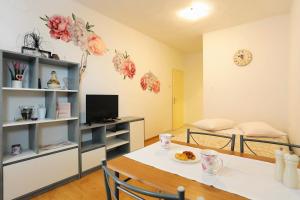 Apartments by the sea Baska Voda, Makarska - 21774