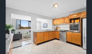Ocean-View Retreat for Family Getaways Wollongong