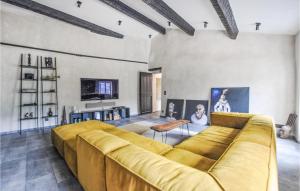 Maisons de vacances Gorgeous Home In Contes With Kitchen : photos des chambres