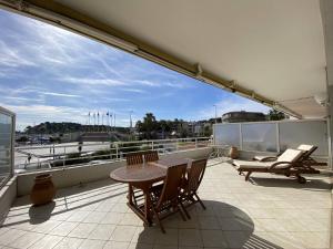 Appartement climatisé face mer, avec piscine et parking, Cavalaire-sur-Mer - FR-1-100-320