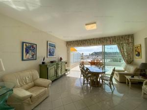 Appartement climatisé face mer, avec piscine et parking, Cavalaire-sur-Mer - FR-1-100-320