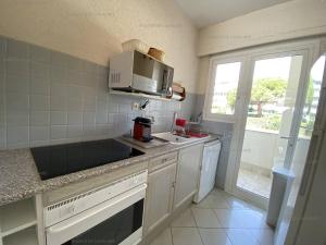 Appartement climatisé face mer, avec piscine et parking, Cavalaire-sur-Mer - FR-1-100-320