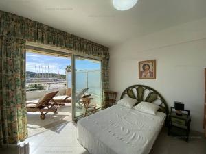 Appartements Appartement climatise face mer, avec piscine et parking, Cavalaire-sur-Mer - FR-1-100-320 : photos des chambres