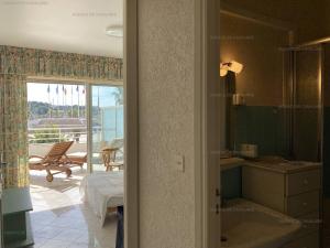 Appartements Appartement climatise face mer, avec piscine et parking, Cavalaire-sur-Mer - FR-1-100-320 : photos des chambres