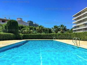 Appartements Appartement climatise face mer, avec piscine et parking, Cavalaire-sur-Mer - FR-1-100-320 : Appartement