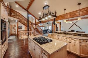 NEW LISTING! Peaks Paradise home